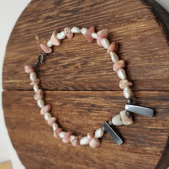 B203 pearl Hematite and pink lovestone bracelet - Picture 1 of 3